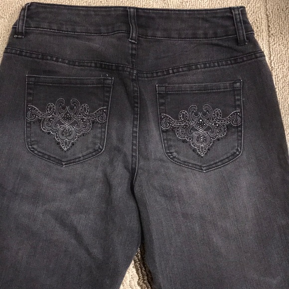 Ladies Chico’s Platinum Denim Jeans - Picture 4 of 6